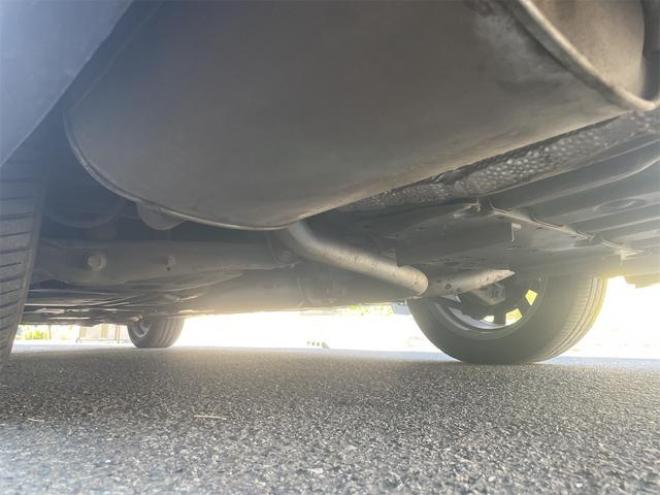 クラウンロイヤルサルーンｉ－Ｆｏｕｒ ４ＷＤ オートクルーズコントロール アルミホイール ＨＩＤ ＡＴ スマートキー 電動格納ミラー 盗難防止システム パワーシート 衝突安全ボディ ＡＢＳ ＥＳＣ エアコン パワーステアリング（北海道） 4WD 2500 4Dr