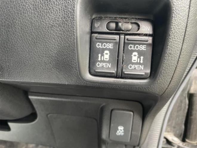 N-BOXカスタム Ｇ・ターボＬパッケージ ＦＦ車 前輪駆動 後期モデル ３か月３０００ＫＭ保証 両側電動スライドドア ターボ オートライト ＨＩＤ スマートキー アイドリングストップ ベンチシート ＣＶＴ 盗難防止システム ＡＢＳ ＥＳＣ（北海道） 2WD 660 5Dr