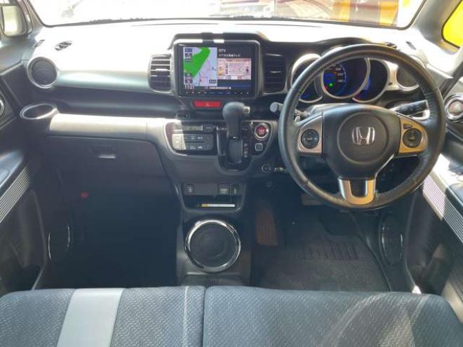 N-BOXスラッシュ X ターボパッケージ 4WD　1年保証/Bluetooth/純正8インチナビ・フルセグTV/バックカメラ/ステアリングヒーター/置くタイプ充電/ETC/エンスタ/前後ドラレコ/LEDフォグ/HIDライト/シートヒータ/キー2本/車検R10年3月/法定整備/修復歴無/禁煙車 660