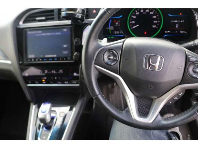 シャトル1.5 ハイブリッド Z 4WD　検R9/1　Bluetooth　パドルシフト　ハーフレザー　TV　バックカメラ 1500
