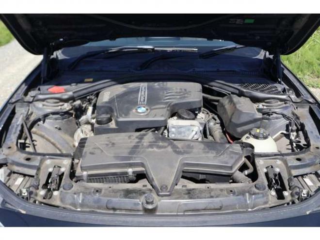 BMW3シリーズツーリング 320i xドライブ ラグジュアリー 4WD　検二年　シートヒーター　バックカメラ　クルコン　ETC　レザーシート 正規輸入車 2000