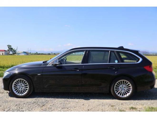 BMW3シリーズツーリング 320i xドライブ ラグジュアリー 4WD　検二年　シートヒーター　バックカメラ　クルコン　ETC　レザーシート 正規輸入車 2000