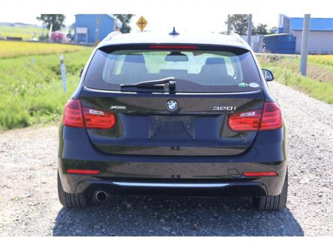 BMW3シリーズツーリング 320i xドライブ ラグジュアリー 4WD　検二年　シートヒーター　バックカメラ　クルコン　ETC　レザーシート 正規輸入車 2000