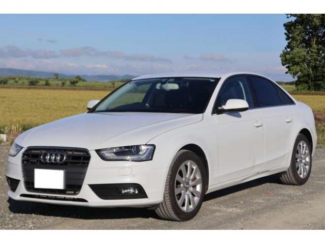 アウディA4 2.0 TFSI クワトロ 4WD　検R8/10　ナビ　TV　バックカメラ　自社　ローンカノウ 正規輸入車 2000