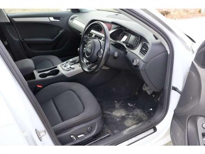 アウディA4アバント 2.0 TFSI クワトロ 4WD　検二年　後期　バックカメラ　Bluetooth 正規輸入車 2000