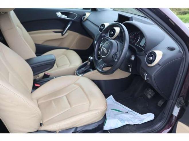 アウディA1 1.4 TFSI　検二年　シートヒーター　Bluetooth　自社　ローンカノウ 正規輸入車 2WD 1400