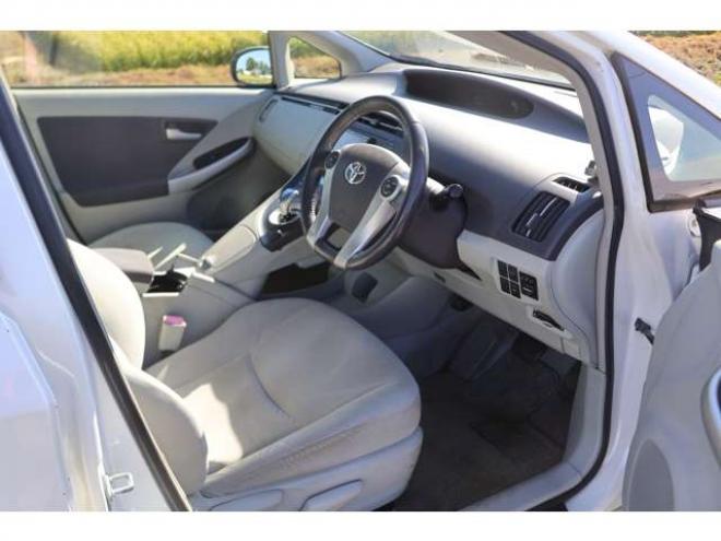 プリウス1.8 S　検二年　ワンオーナー　ETC　バックカメラ　フルセグ　自社　ローンカノウ 2WD 1800