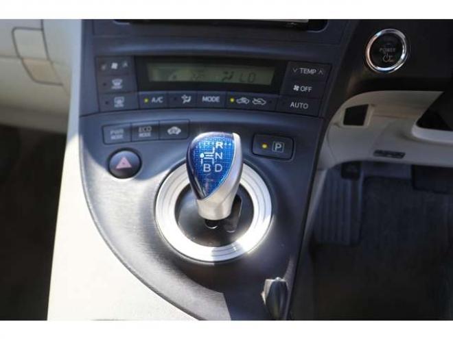プリウス1.8 S　検二年　ワンオーナー　ETC　バックカメラ　フルセグ　自社　ローンカノウ 2WD 1800