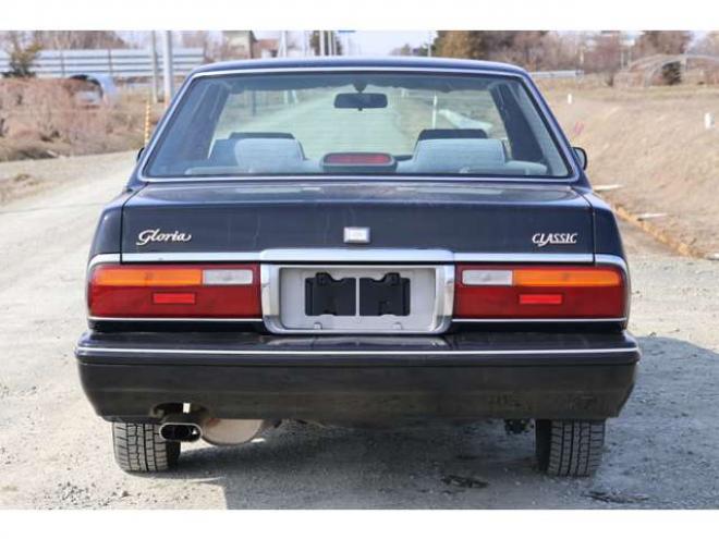 グロリアセダン 2.0 V20Eクラシック　検二年 2WD 2000