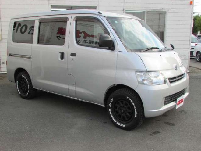 タウンエースバン1.5 GL 4WD　マッドクロス14インチアルミホイール/ジオランダーX-AT/リアヒーター/キーレス/エアコン/ABS/Wエアバッグ/パワーステアリング/パワーウィンドウ 1500