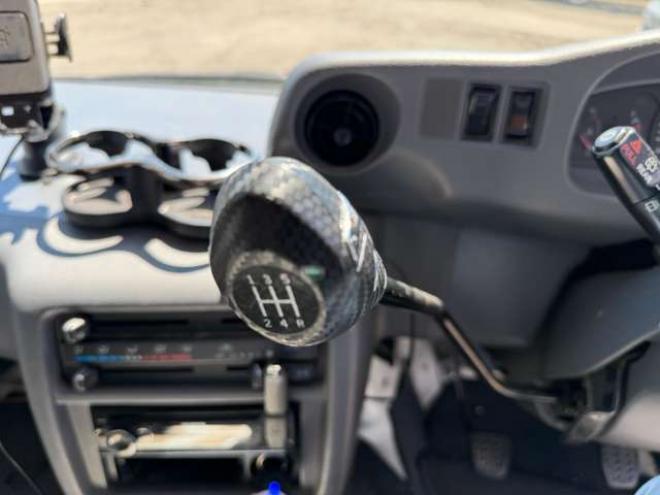 トヨエースアーバンサポーター 4WD　パワーリフトゲート　DX　3.0ディーゼル 3000