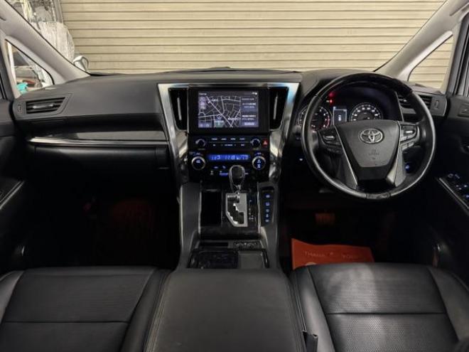 アルファード２．５Ｓ　Ｃパッケージ　本州仕入　寒冷地仕様　禁煙車　デジタルインナーミラー　純正リアフリップダウンモニター　トライブフォース２０インチＡＷ　トヨタセーフティセンス　レーダークルーズ　ブラインドスポット　車線逸脱警報　ＥＴＣ 4WD 2500 5Dr