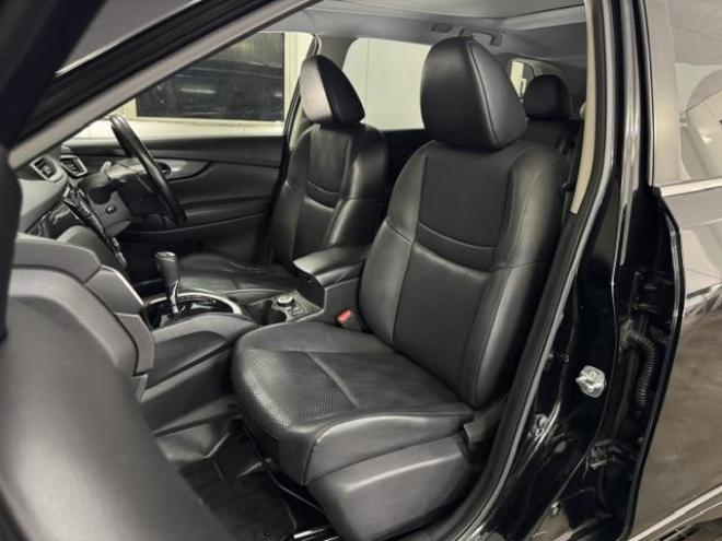 エクストレイル２０Ｘｔ　エマージェンシーブレーキＰＫＧ　本州仕入　禁煙車　寒冷地仕様　パノラミックガラスルーフ　パワーバックドア　全方位アラウンドビューモニター　純正１７インチＡＷ　純正ナビ　フルセグ地デジ　Ｂｌｕｅｔｏｏｔｈ対応　純正ルーフレール　ＥＴＣ 4WD 2000 5Dr