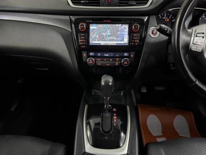 エクストレイル２０Ｘｔ　エマージェンシーブレーキＰＫＧ　本州仕入　禁煙車　寒冷地仕様　パノラミックガラスルーフ　パワーバックドア　全方位アラウンドビューモニター　純正１７インチＡＷ　純正ナビ　フルセグ地デジ　Ｂｌｕｅｔｏｏｔｈ対応　純正ルーフレール　ＥＴＣ 4WD 2000 5Dr