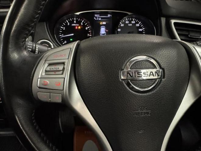 エクストレイル２０Ｘｔ　エマージェンシーブレーキＰＫＧ　本州仕入　禁煙車　寒冷地仕様　パノラミックガラスルーフ　パワーバックドア　全方位アラウンドビューモニター　純正１７インチＡＷ　純正ナビ　フルセグ地デジ　Ｂｌｕｅｔｏｏｔｈ対応　純正ルーフレール　ＥＴＣ 4WD 2000 5Dr