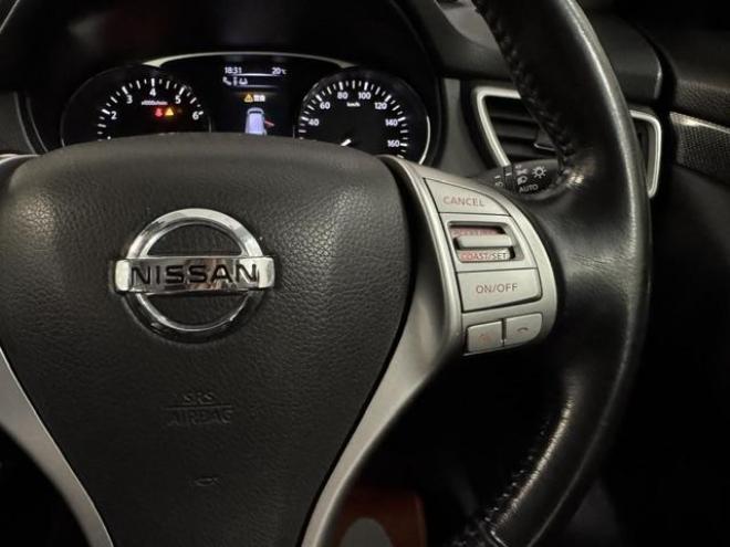 エクストレイル２０Ｘｔ　エマージェンシーブレーキＰＫＧ　本州仕入　禁煙車　寒冷地仕様　パノラミックガラスルーフ　パワーバックドア　全方位アラウンドビューモニター　純正１７インチＡＷ　純正ナビ　フルセグ地デジ　Ｂｌｕｅｔｏｏｔｈ対応　純正ルーフレール　ＥＴＣ 4WD 2000 5Dr