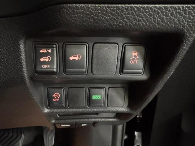 エクストレイル２０Ｘｔ　エマージェンシーブレーキＰＫＧ　本州仕入　禁煙車　寒冷地仕様　パノラミックガラスルーフ　パワーバックドア　全方位アラウンドビューモニター　純正１７インチＡＷ　純正ナビ　フルセグ地デジ　Ｂｌｕｅｔｏｏｔｈ対応　純正ルーフレール　ＥＴＣ 4WD 2000 5Dr