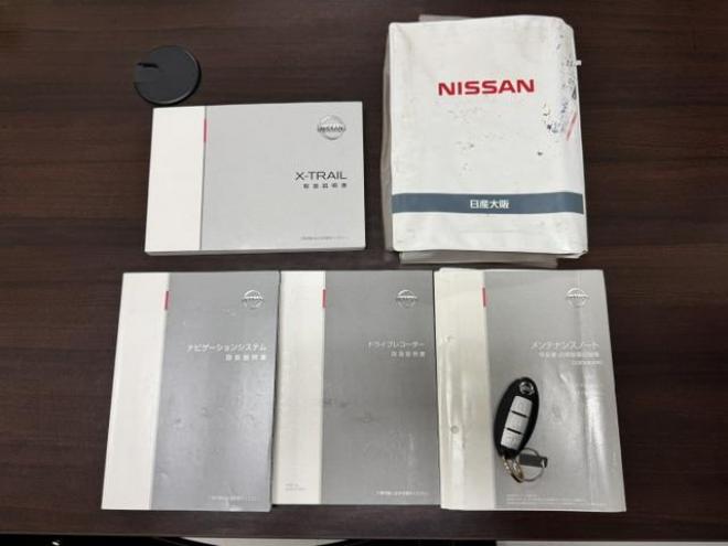 エクストレイル２０Ｘｔ　エマージェンシーブレーキＰＫＧ　本州仕入　禁煙車　寒冷地仕様　パノラミックガラスルーフ　パワーバックドア　全方位アラウンドビューモニター　純正１７インチＡＷ　純正ナビ　フルセグ地デジ　Ｂｌｕｅｔｏｏｔｈ対応　純正ルーフレール　ＥＴＣ 4WD 2000 5Dr