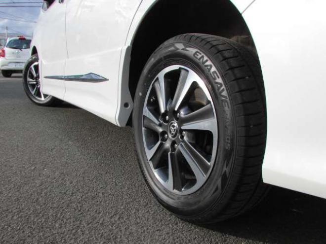 ヴォクシー2.0 ZS 煌II 4WD　純正9インチナビ/フルセグTV/バックカメラ/ビルトインETC/フリップダウンモニター/衝突軽減ブレーキ/LEDヘッドライト・フォグ/スマートキー一体式エンジンスターター/クルーズコントロール/両側パワースライドドア 2000