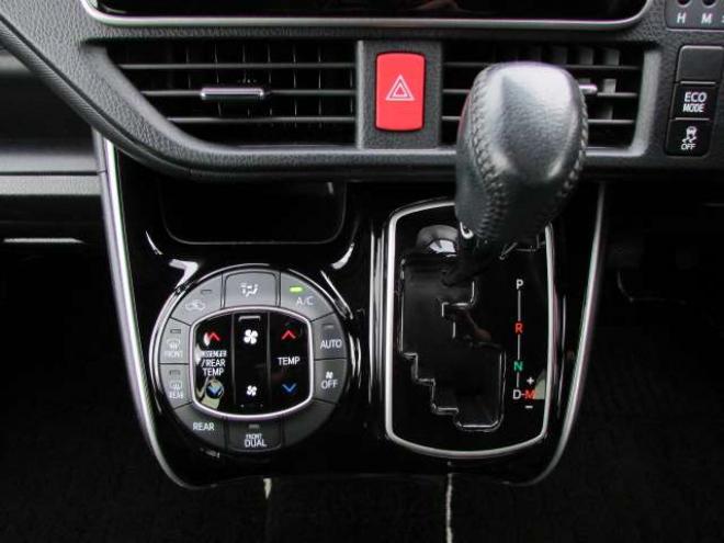 ヴォクシー2.0 ZS 煌II 4WD　純正9インチナビ/フルセグTV/バックカメラ/ビルトインETC/フリップダウンモニター/衝突軽減ブレーキ/LEDヘッドライト・フォグ/スマートキー一体式エンジンスターター/クルーズコントロール/両側パワースライドドア 2000