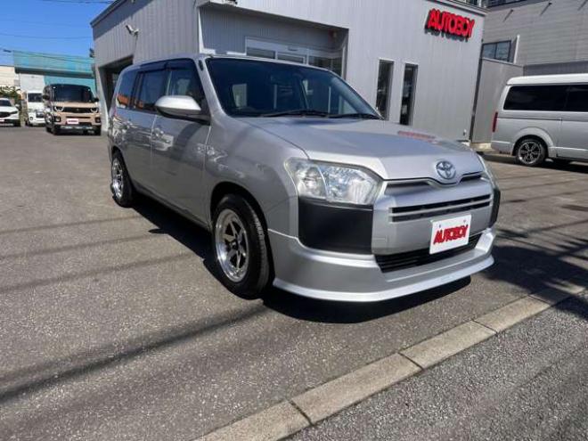 プロボックスバン1.5 GL 4WD　革調シートカバー ローダウン 電動格納ミラー 横滑り防止車線逸脱警報 プリクラッシュセーフティ　オートハイビーム USBポート2.1A TRDフロントリップスポイラー 1500