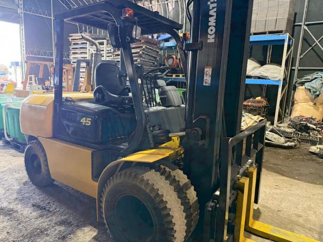 フォークリフト全塗装済！コマツ FD45T-8 4.5トンディーゼル サイドシフト ダブルタイヤ