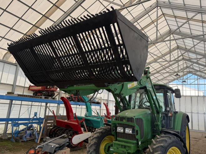 トラクタージョンディア JD6320 100馬力 フロントローダー付き