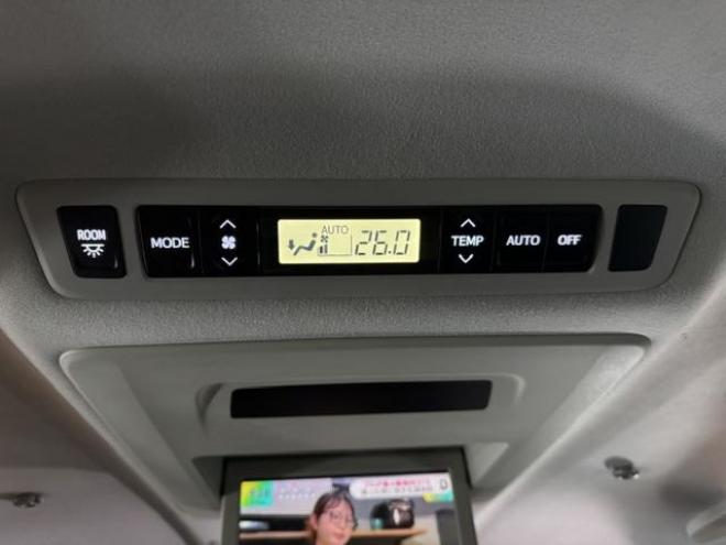 ヴェルファイア３．５Ｚ　ゴールデンアイズⅡ　本州仕入　禁煙車　リアエンターテイメント　プレミアムサウンド　純正リアフリップダウンモニター　全方位カメラ　純正ブラックハーフレザーシート　純正１８インチＡＷ　両側パワースライドドア　パワーバックドア 4WD 3500 5Dr