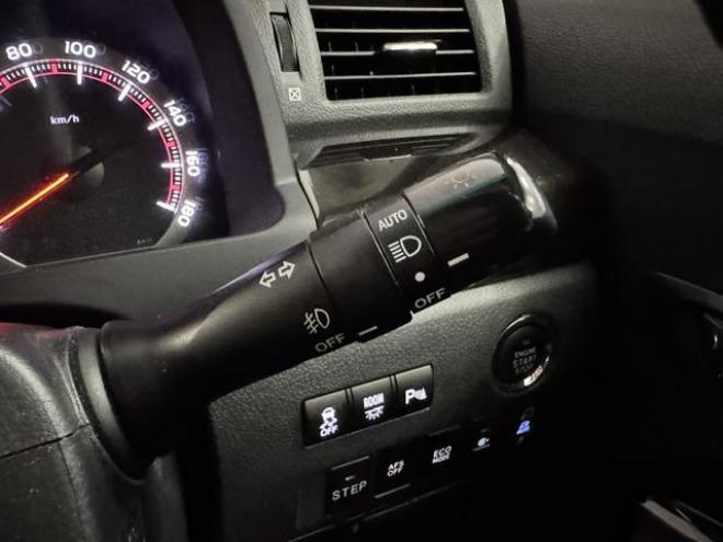 ヴェルファイア３．５Ｚ　ゴールデンアイズⅡ　本州仕入　禁煙車　リアエンターテイメント　プレミアムサウンド　純正リアフリップダウンモニター　全方位カメラ　純正ブラックハーフレザーシート　純正１８インチＡＷ　両側パワースライドドア　パワーバックドア 4WD 3500 5Dr