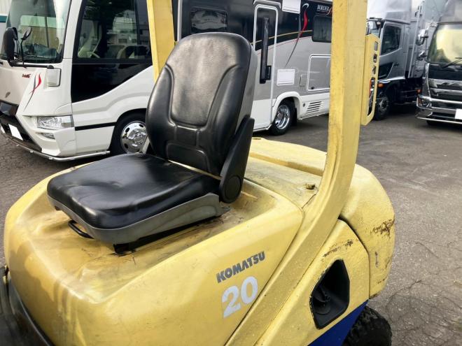 フォークリフトコマツ　中古　FD20T-17　建機