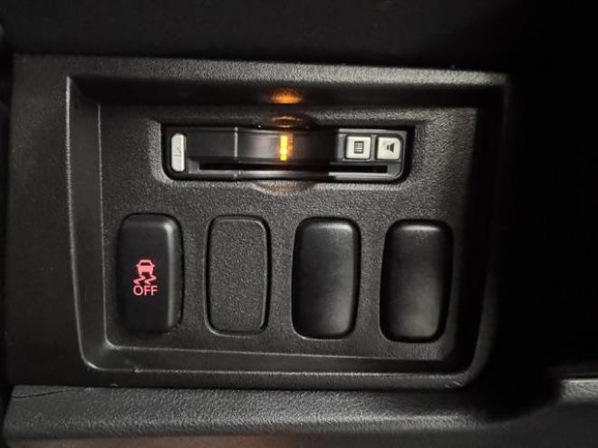 デリカＤ：５　Ｄパワーパッケージ　本州仕入　寒冷地仕様　禁煙車　ディーゼルターボ　ＢＲＵＴ１６インチＡＷ＋ＢＦグッドリッチホワイトレター　純正ナビ　地デジ　アルパインリアフリップダウンモニター　Ｂｌｕｅｔｏｏｔｈ　バックカメラ　ＥＴＣ 4WD 2200 5Dr