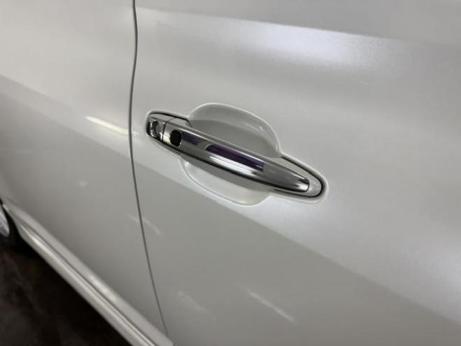 マークXジオ２４０エアリエル　本州仕入　禁煙車　ストラーダナビ　フルセグ地デジ　ＤＶＤ再生　バックカメラ　フロント＆リアスポイラー　社外１７インチＡＷ　社外１６ＡＷ＋スタッドレスタイヤ付　ＨＩＤヘッドライト　横滑り防止装置　ＥＴＣ 4WD 2400 5Dr