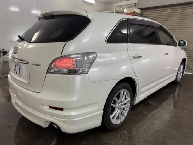 マークXジオ２４０エアリエル　本州仕入　禁煙車　ストラーダナビ　フルセグ地デジ　ＤＶＤ再生　バックカメラ　フロント＆リアスポイラー　社外１７インチＡＷ　社外１６ＡＷ＋スタッドレスタイヤ付　ＨＩＤヘッドライト　横滑り防止装置　ＥＴＣ 4WD 2400 5Dr