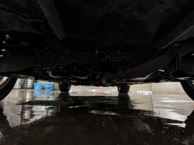 マークXジオ２４０エアリエル　本州仕入　禁煙車　ストラーダナビ　フルセグ地デジ　ＤＶＤ再生　バックカメラ　フロント＆リアスポイラー　社外１７インチＡＷ　社外１６ＡＷ＋スタッドレスタイヤ付　ＨＩＤヘッドライト　横滑り防止装置　ＥＴＣ 4WD 2400 5Dr