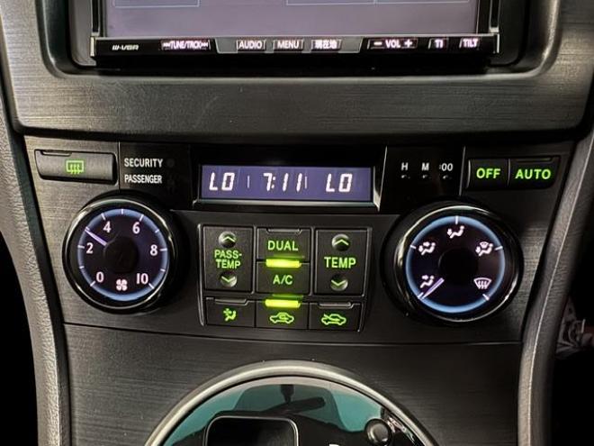マークXジオ２４０エアリエル　本州仕入　禁煙車　ストラーダナビ　フルセグ地デジ　ＤＶＤ再生　バックカメラ　フロント＆リアスポイラー　社外１７インチＡＷ　社外１６ＡＷ＋スタッドレスタイヤ付　ＨＩＤヘッドライト　横滑り防止装置　ＥＴＣ 4WD 2400 5Dr
