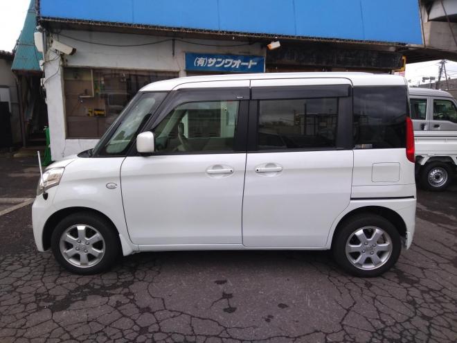 スペーシアスペーシア Ｘ ４ＷＤ　ＡＢＳ　スマートキー　Ｐスタート　アイドリングストップ　ＨＩＤ　ナビＴＶ　ブルーツース　ドラレコ　リモコンスタータ　Ｄ席シートヒーター　　左パワースライドドア　夏冬タイヤ付　車検令和１０年９月 4WD 660 5Dr