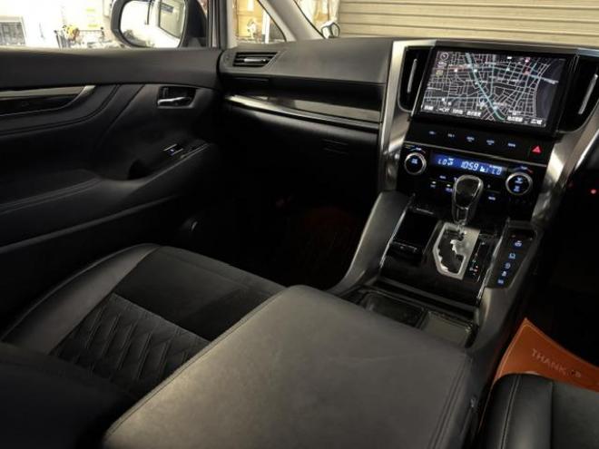 アルファード２．５Ｓ　Ｃパッケージ　本州仕入　寒冷地仕様　禁煙車　純正リアフリップダウンモニター　純正１８インチＡＷ　社外１６ＡＷ＋スタッドレスタイヤ付　両側パワースライドドア　パワーバックドア　純正エンジンスターター　前後ドラレコ 4WD 2500 5Dr