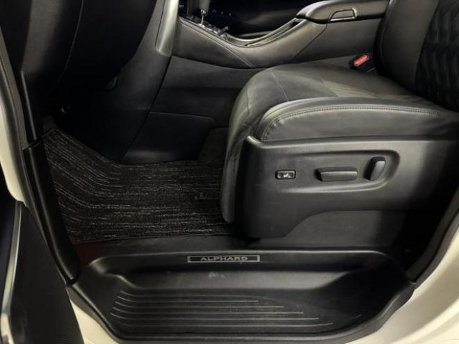 アルファード２．５Ｓ　Ｃパッケージ　本州仕入　寒冷地仕様　禁煙車　純正リアフリップダウンモニター　純正１８インチＡＷ　社外１６ＡＷ＋スタッドレスタイヤ付　両側パワースライドドア　パワーバックドア　純正エンジンスターター　前後ドラレコ 4WD 2500 5Dr