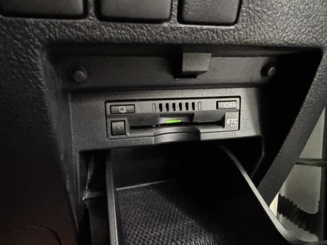 アルファード２．５Ｓ　Ｃパッケージ　本州仕入　寒冷地仕様　禁煙車　純正リアフリップダウンモニター　純正１８インチＡＷ　社外１６ＡＷ＋スタッドレスタイヤ付　両側パワースライドドア　パワーバックドア　純正エンジンスターター　前後ドラレコ 4WD 2500 5Dr