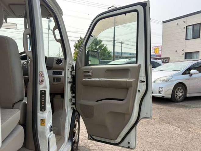 エブリイワゴン PZターボ 4WD　ターボ4WD社外ナビ　バックカメラ　シートヒーターミラーヒーター左リアパワスラ 660