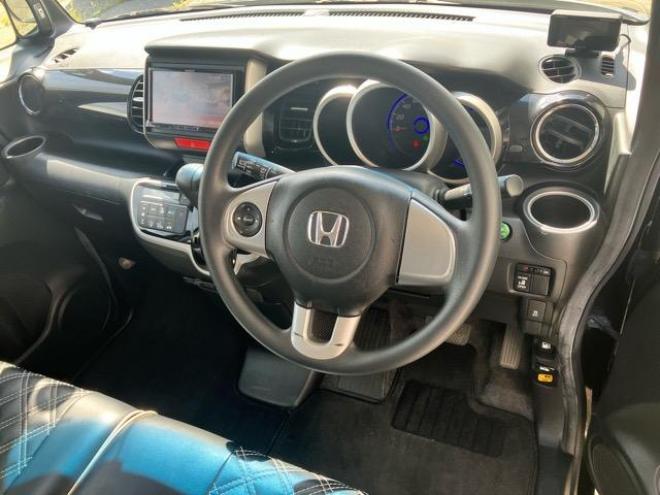 N-BOXカスタム　GLパッケージ 4WD 660 ５Dr