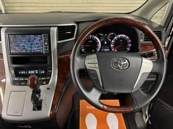 ヴェルファイア２．４Ｚ　プラチナセレクションⅡ　本州仕入　ワンオーナー　禁煙車　アルパイン製リアフリップダウンモニター　純正ナビ　フルセグ地デジ　ＤＶＤ再生　Ｂｌｕｅｔｏｏｔｈオーディオ　バックカメラ　両側パワースライドドア　パワーバックドア　ドライブレコーダー 4WD 2400 5Dr