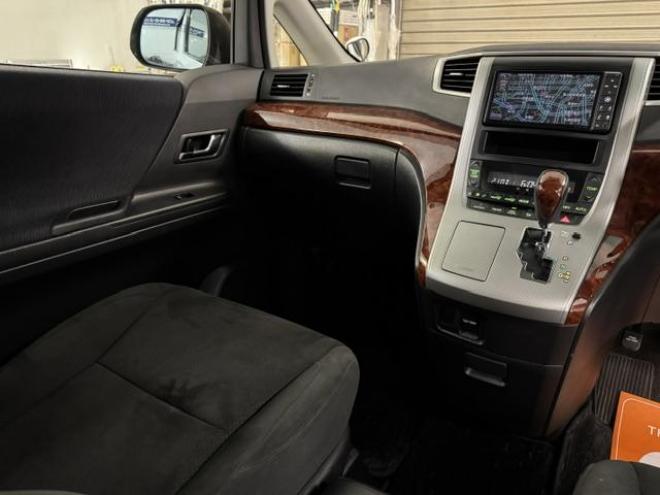 ヴェルファイア２．４Ｚ　プラチナセレクションⅡ　本州仕入　ワンオーナー　禁煙車　アルパイン製リアフリップダウンモニター　純正ナビ　フルセグ地デジ　ＤＶＤ再生　Ｂｌｕｅｔｏｏｔｈオーディオ　バックカメラ　両側パワースライドドア　パワーバックドア　ドライブレコーダー 4WD 2400 5Dr