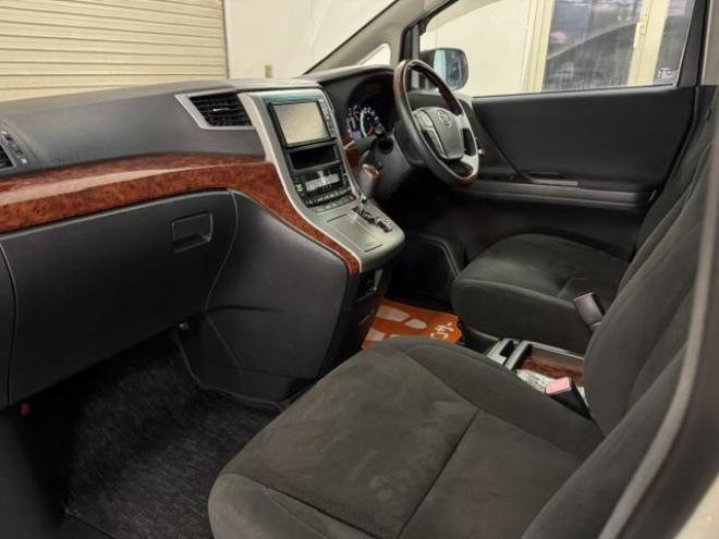ヴェルファイア２．４Ｚ　プラチナセレクションⅡ　本州仕入　ワンオーナー　禁煙車　アルパイン製リアフリップダウンモニター　純正ナビ　フルセグ地デジ　ＤＶＤ再生　Ｂｌｕｅｔｏｏｔｈオーディオ　バックカメラ　両側パワースライドドア　パワーバックドア　ドライブレコーダー 4WD 2400 5Dr