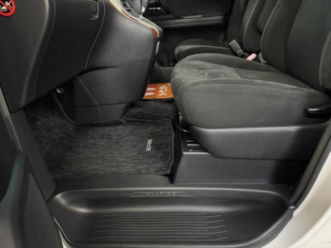 ヴェルファイア２．４Ｚ　プラチナセレクションⅡ　本州仕入　ワンオーナー　禁煙車　アルパイン製リアフリップダウンモニター　純正ナビ　フルセグ地デジ　ＤＶＤ再生　Ｂｌｕｅｔｏｏｔｈオーディオ　バックカメラ　両側パワースライドドア　パワーバックドア　ドライブレコーダー 4WD 2400 5Dr