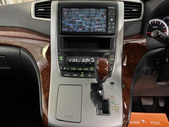 ヴェルファイア２．４Ｚ　プラチナセレクションⅡ　本州仕入　ワンオーナー　禁煙車　アルパイン製リアフリップダウンモニター　純正ナビ　フルセグ地デジ　ＤＶＤ再生　Ｂｌｕｅｔｏｏｔｈオーディオ　バックカメラ　両側パワースライドドア　パワーバックドア　ドライブレコーダー 4WD 2400 5Dr