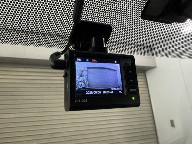 ヴェルファイア２．４Ｚ　プラチナセレクションⅡ　本州仕入　ワンオーナー　禁煙車　アルパイン製リアフリップダウンモニター　純正ナビ　フルセグ地デジ　ＤＶＤ再生　Ｂｌｕｅｔｏｏｔｈオーディオ　バックカメラ　両側パワースライドドア　パワーバックドア　ドライブレコーダー 4WD 2400 5Dr