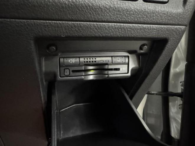 ヴェルファイア２．４Ｚ　プラチナセレクションⅡ　本州仕入　ワンオーナー　禁煙車　アルパイン製リアフリップダウンモニター　純正ナビ　フルセグ地デジ　ＤＶＤ再生　Ｂｌｕｅｔｏｏｔｈオーディオ　バックカメラ　両側パワースライドドア　パワーバックドア　ドライブレコーダー 4WD 2400 5Dr