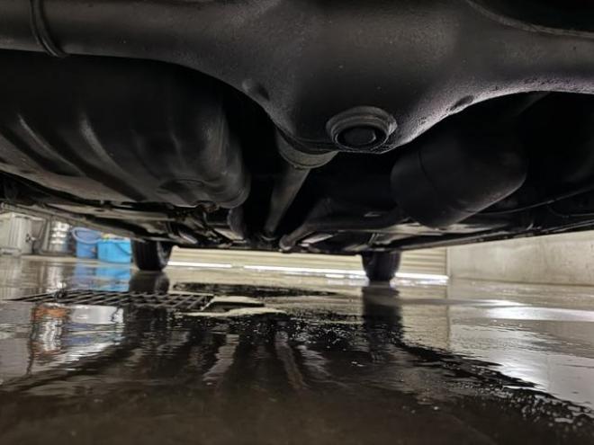 パッソ１．０Ｘ　禁煙車　寒冷地仕様　ベンチシート　エンジンスターター　社外１３インチＡＷ　社外１３ＡＷ＋スタッドレスタイヤ付　フロントガラス熱線　キーレスキー　純正ドアバイザー　タイミングチェーン車　電動格納ミラー 4WD 1000 5Dr