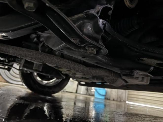 パッソ１．０Ｘ　禁煙車　寒冷地仕様　ベンチシート　エンジンスターター　社外１３インチＡＷ　社外１３ＡＷ＋スタッドレスタイヤ付　フロントガラス熱線　キーレスキー　純正ドアバイザー　タイミングチェーン車　電動格納ミラー 4WD 1000 5Dr